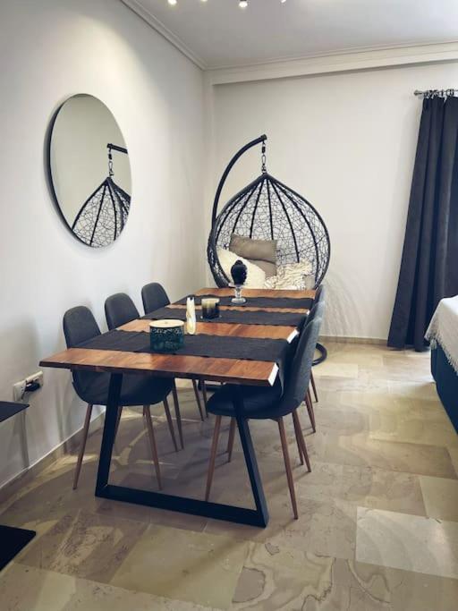 Minimal 3Br Apartment In Афины Экстерьер фото