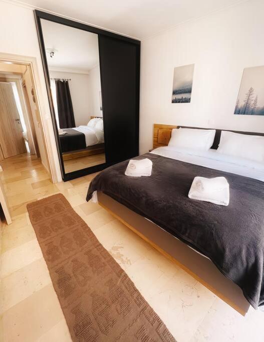 Minimal 3Br Apartment In Афины Экстерьер фото