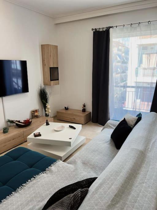 Minimal 3Br Apartment In Афины Экстерьер фото
