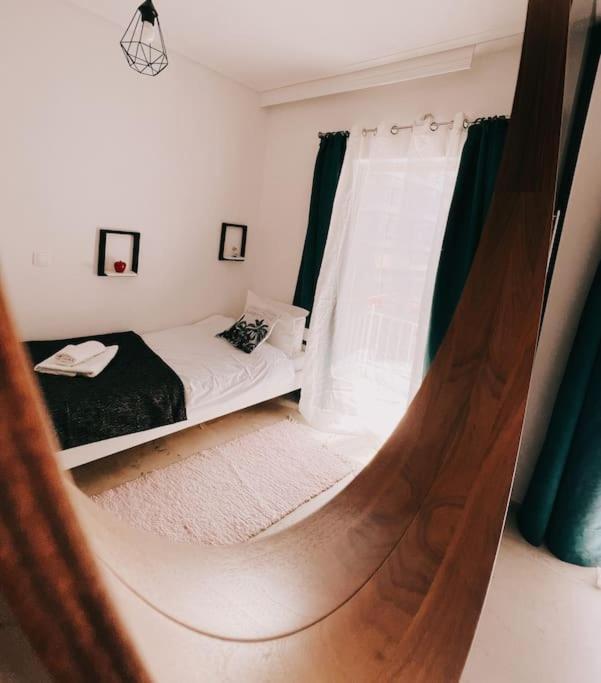Minimal 3Br Apartment In Афины Экстерьер фото
