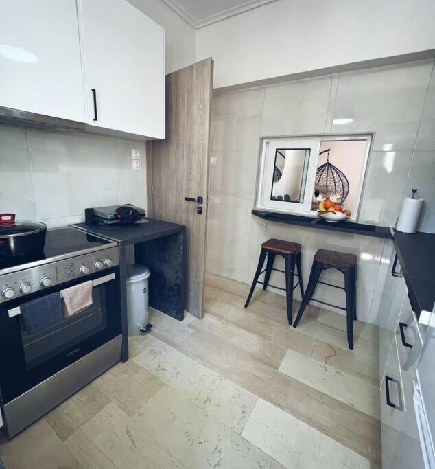 Minimal 3Br Apartment In Афины Экстерьер фото